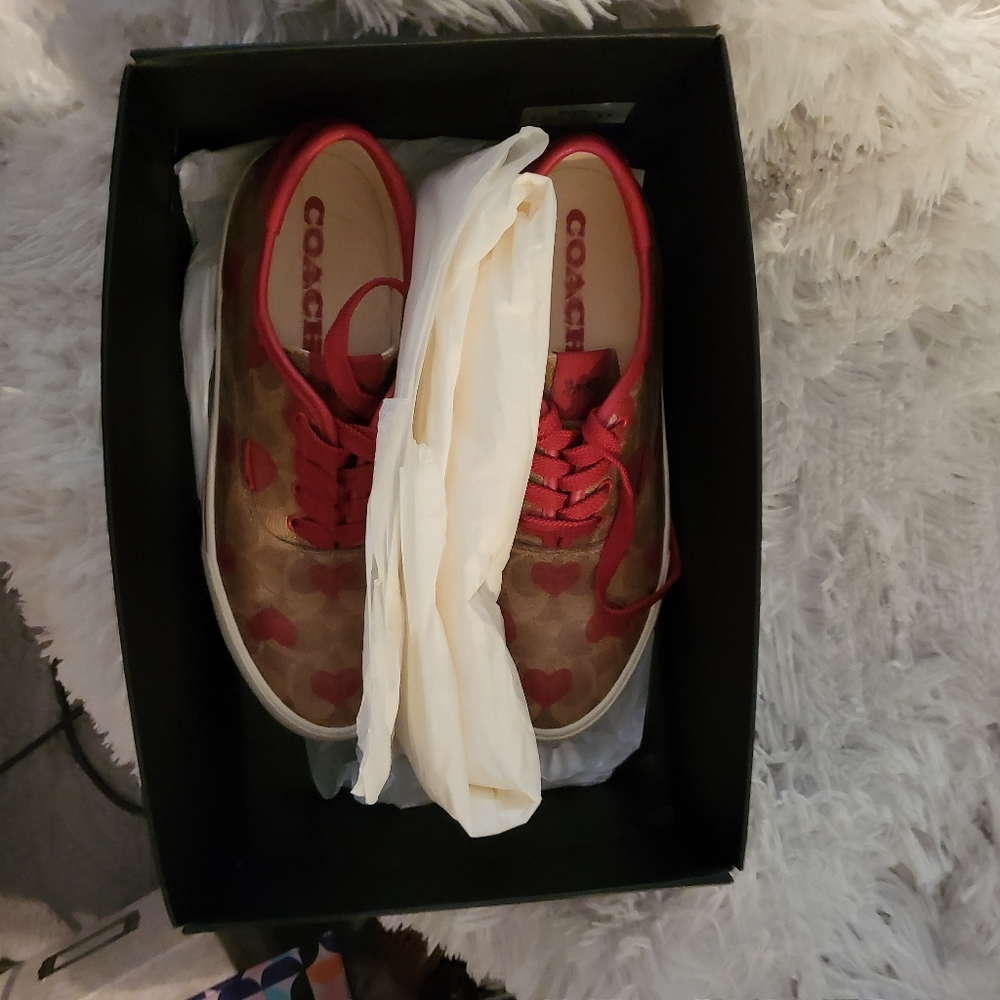 Coach Citisole coated C Heart Print 8.5 - Picture 5 of 8